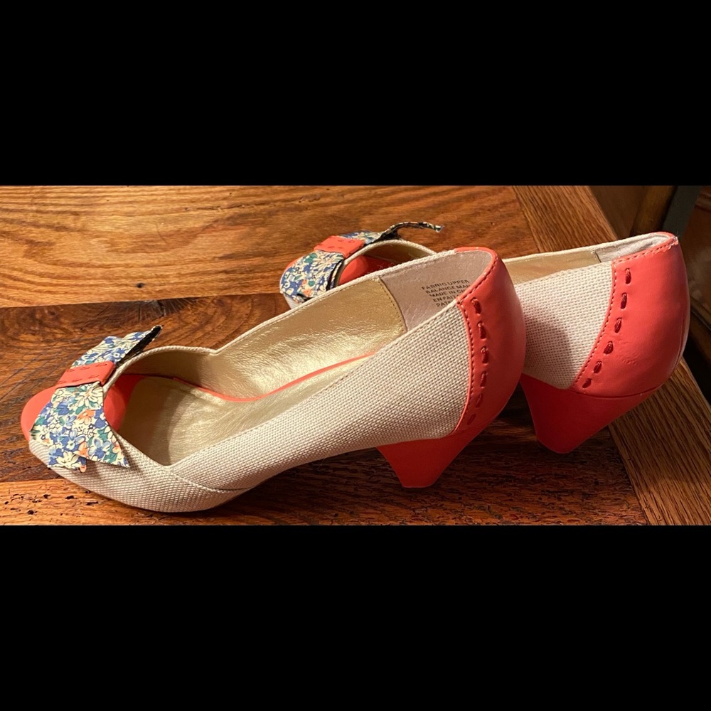 Seychelles Coral Bow Heel, Size US 10